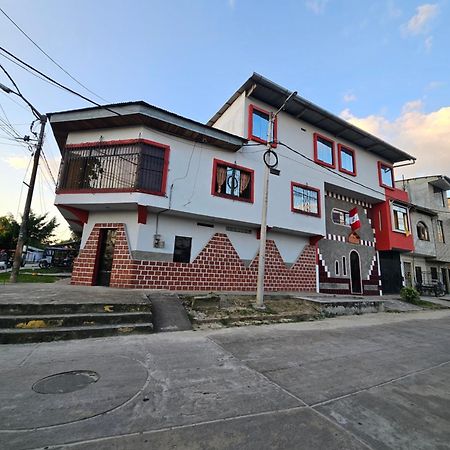 Sarisa House Hotel Iquitos Exterior photo