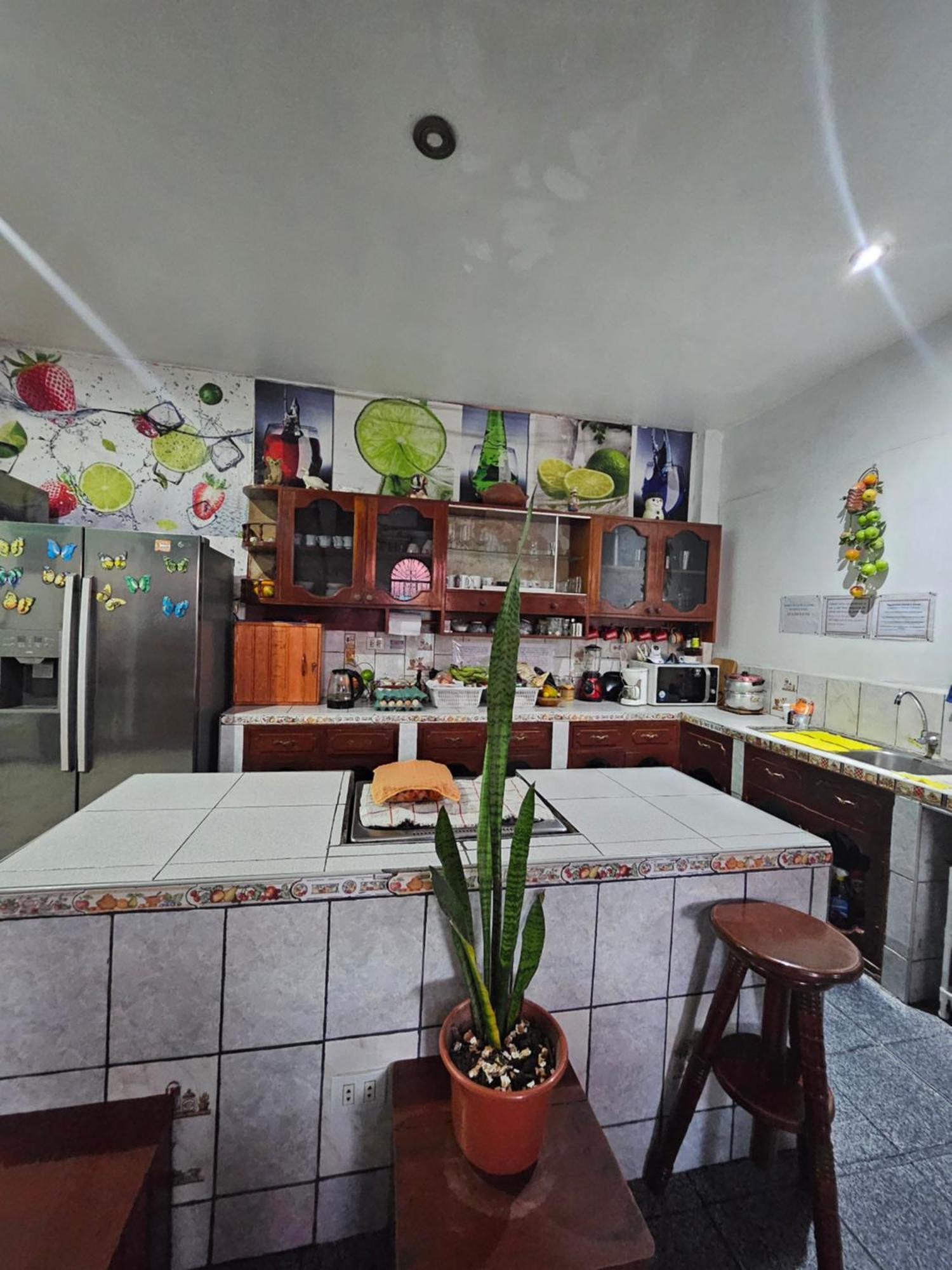 Sarisa House Hotel Iquitos Exterior photo