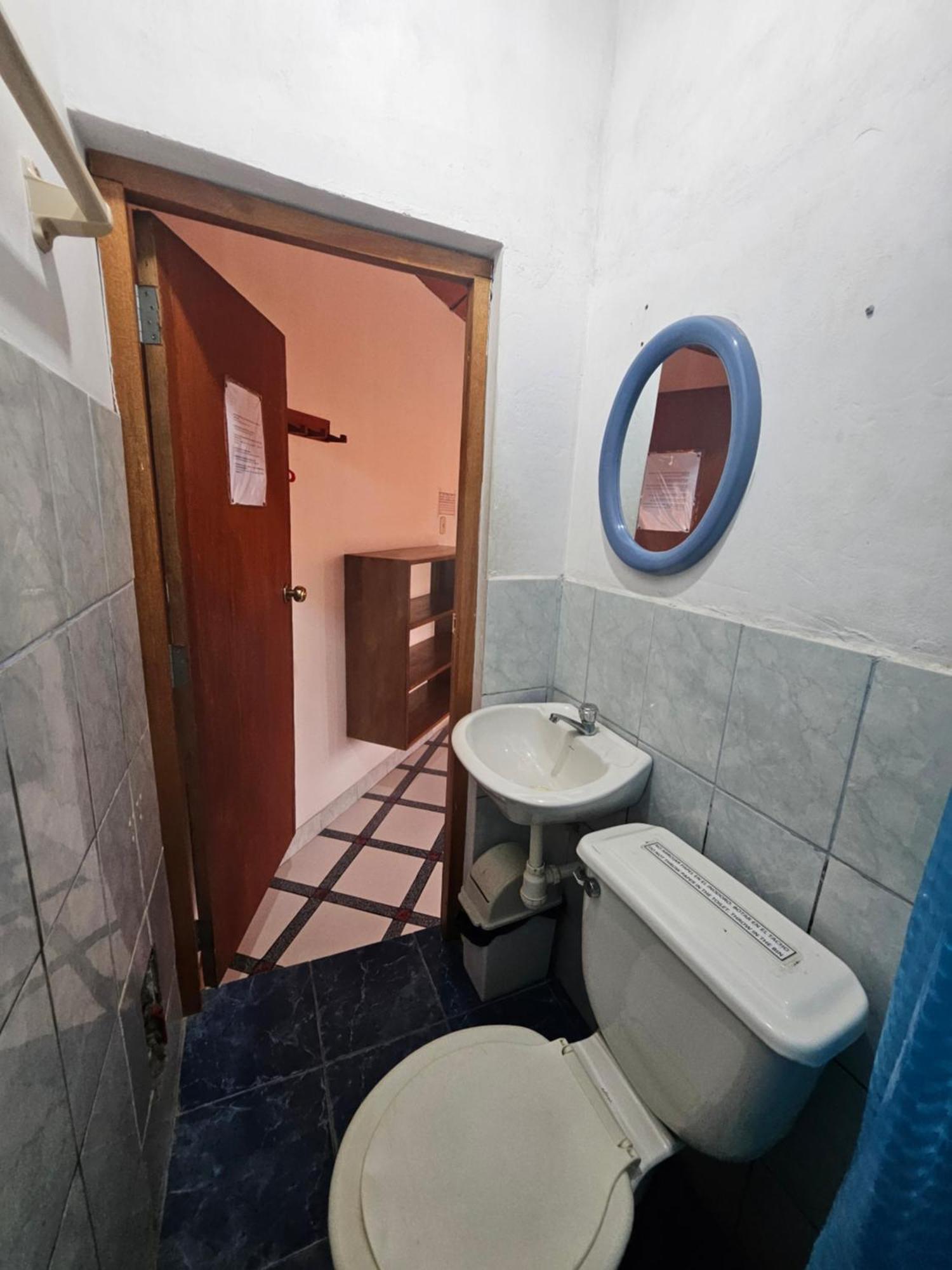 Sarisa House Hotel Iquitos Exterior photo
