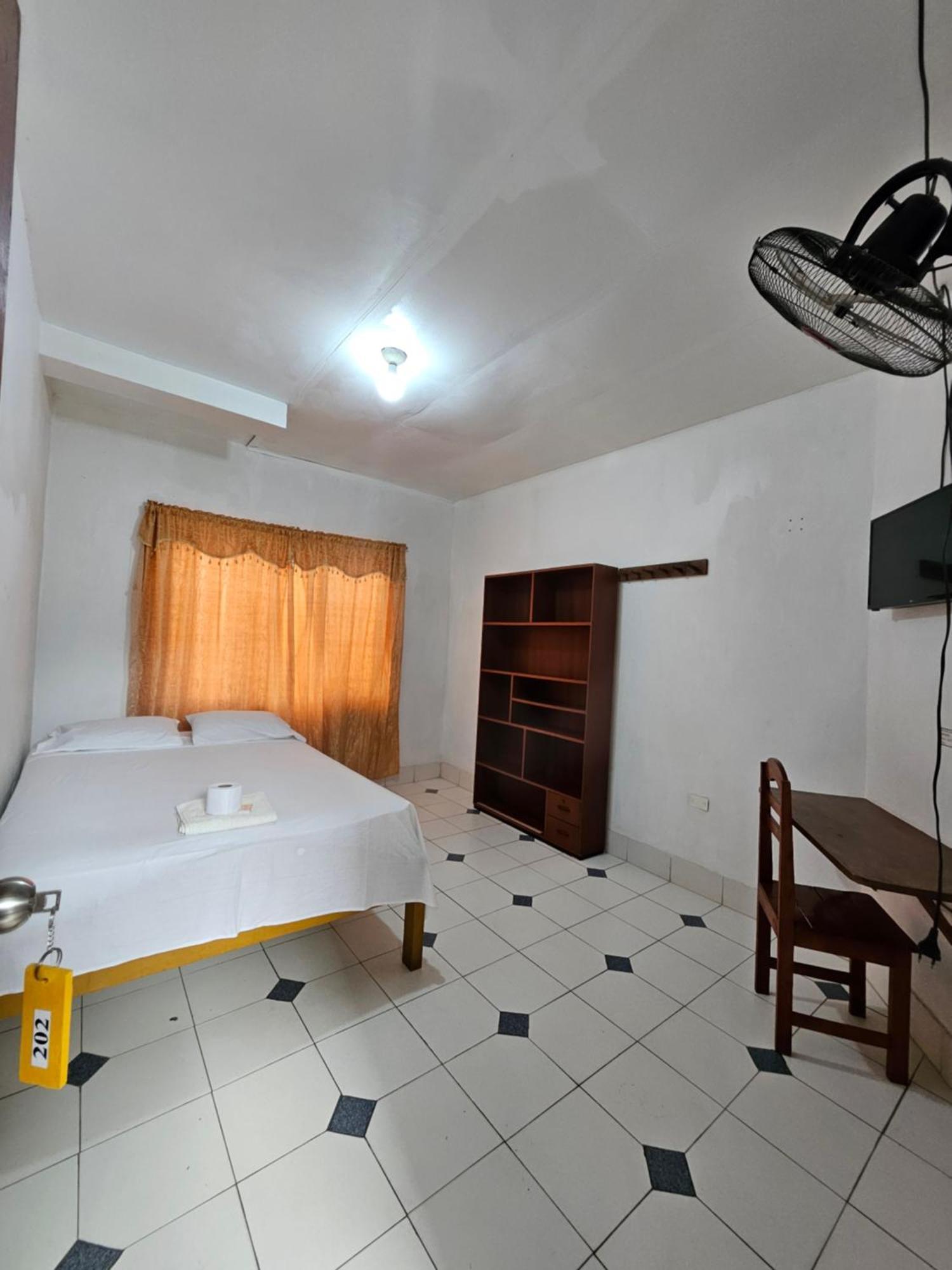 Sarisa House Hotel Iquitos Exterior photo